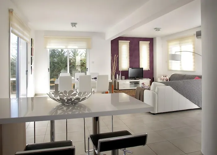 Chateau Blanc * Protaras